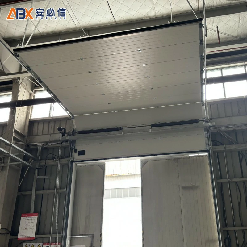 可克达拉铝板提升门